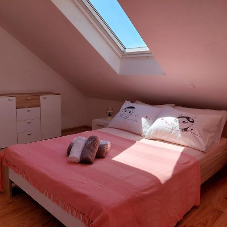 Apartmani Timon Bol Exterior photo