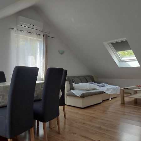 Apartmani Timon Bol Exterior photo