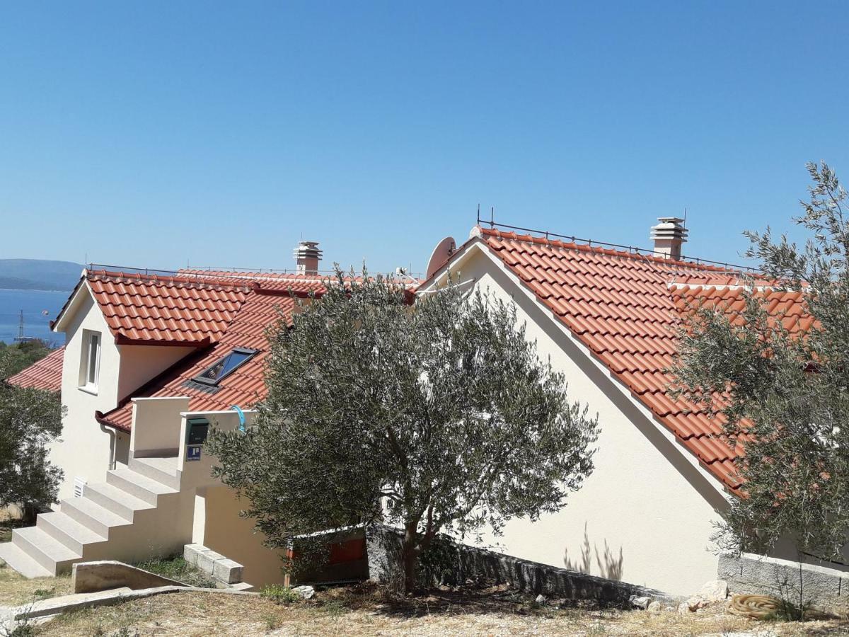 Apartmani Timon Bol Exterior photo